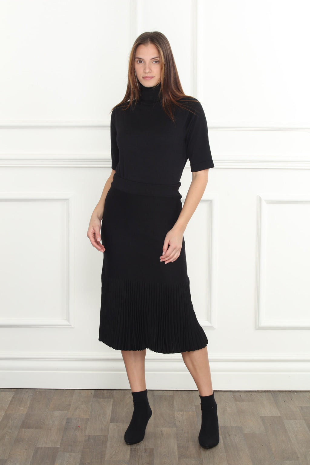 Pleated Detail Knit Skirt